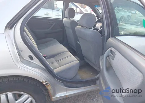 2001 Toyota Camry Le z USA, uszkodzony, nr VIN 4T1BG22K51U815041